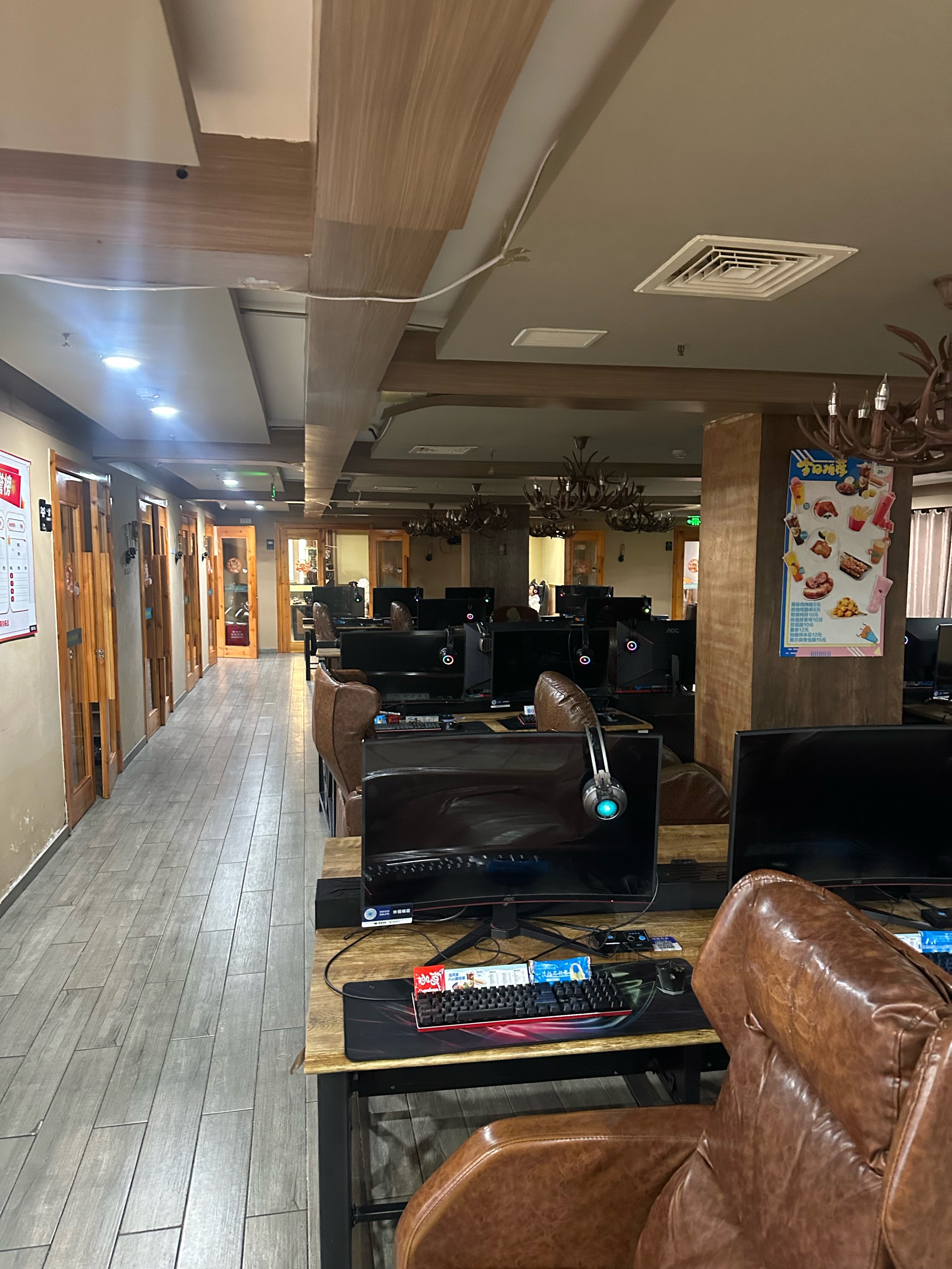 电竞粉丝社区活跃,线下聚会频繁举行的简单介绍 电竞粉丝社区活跃,线下聚会频繁举行的简单介绍